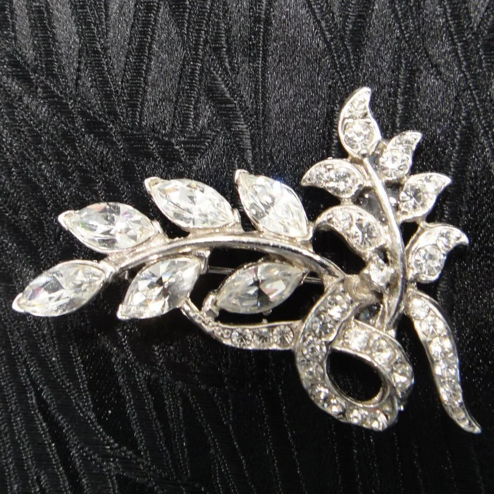 Vintage Jeweled Brooch - Picture 1 of 6